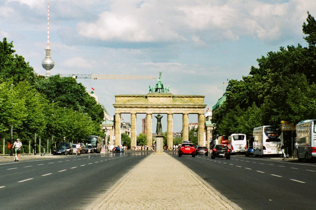 schnelle und einfache firmengründung in berlin. erhalten sie umfassende unterstützung bei der business-registrierung und starten sie erfolgreich ihr unternehmen in der hauptstadt.