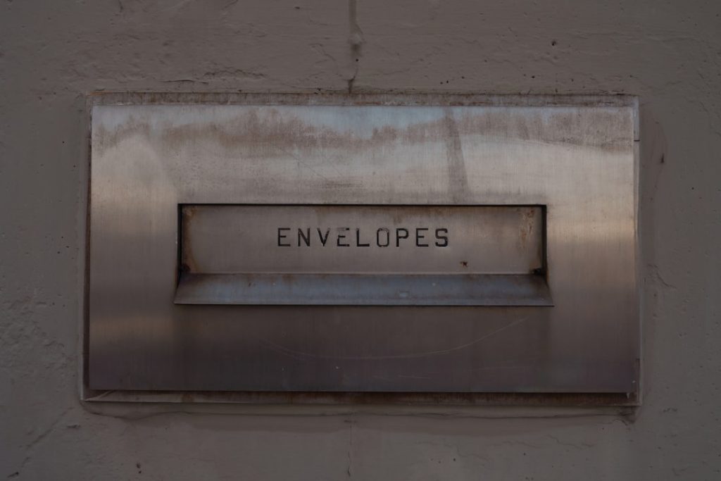 e-rechnungslösung für kleine unternehmen: effizient, zeitsparend und kostengünstig. optimieren sie ihre rechnungsstellung mit unserer benutzerfreundlichen e-invoice-plattform.