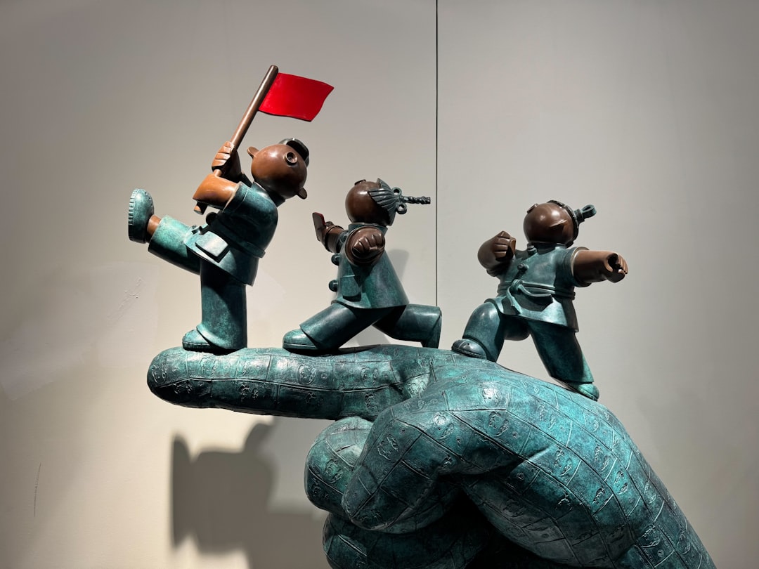 erfahren sie, wie laterales leadership die zusammenarbeit und kommunikation in organisationen ohne hierarchische machtstrukturen verbessert.