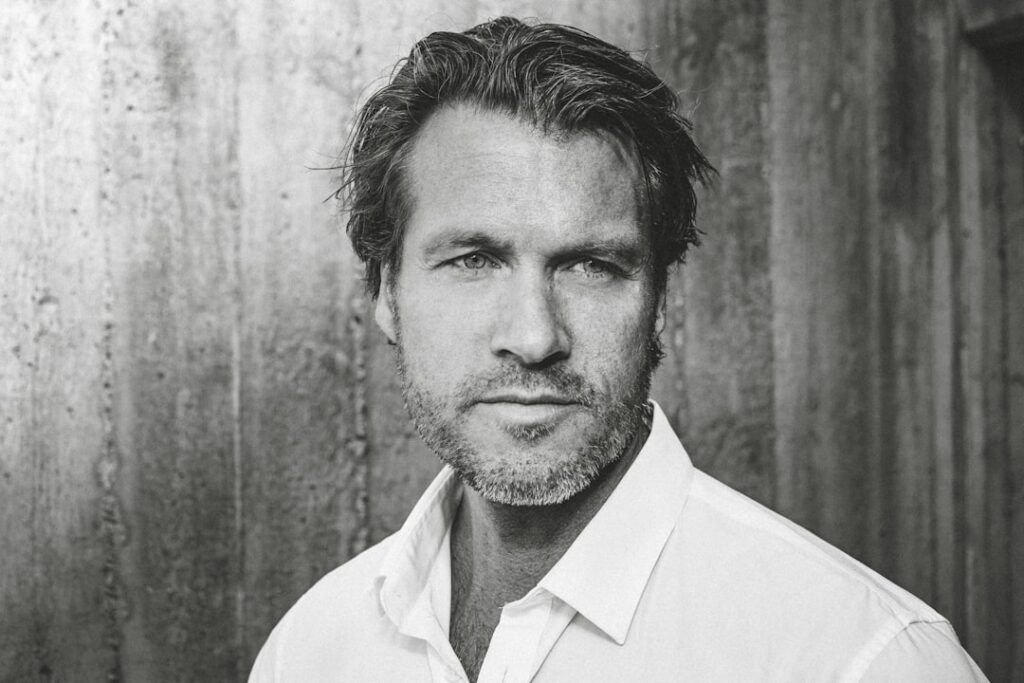 entdecken sie das vermögen von dieter bohlen, seine einkommensquellen und finanzielle erfolge. erfahren sie mehr über das nettovermögen des bekannten deutschen musikers und produzenten.